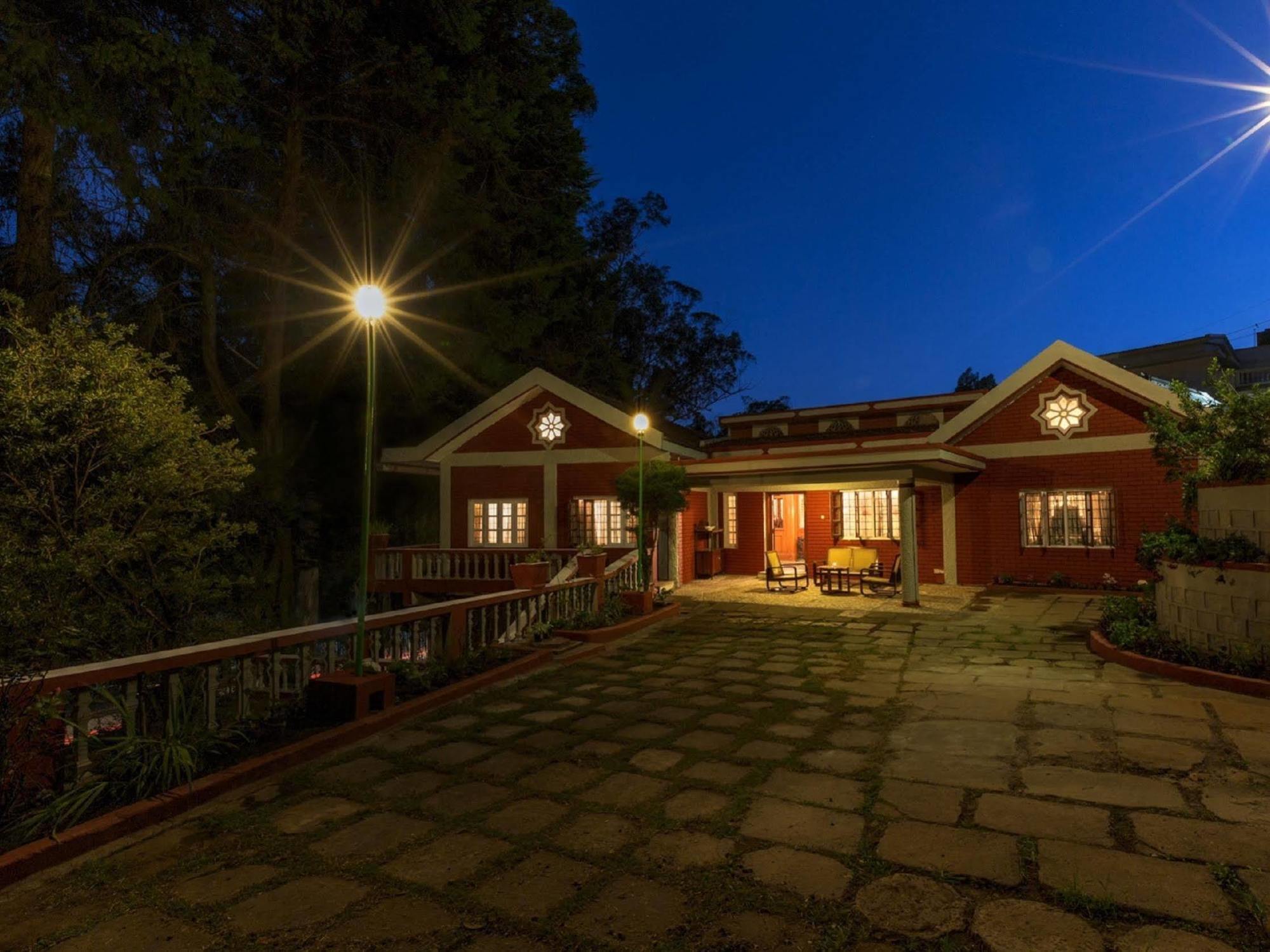 Bed and Breakfast The Red House Утакаманд Экстерьер фото